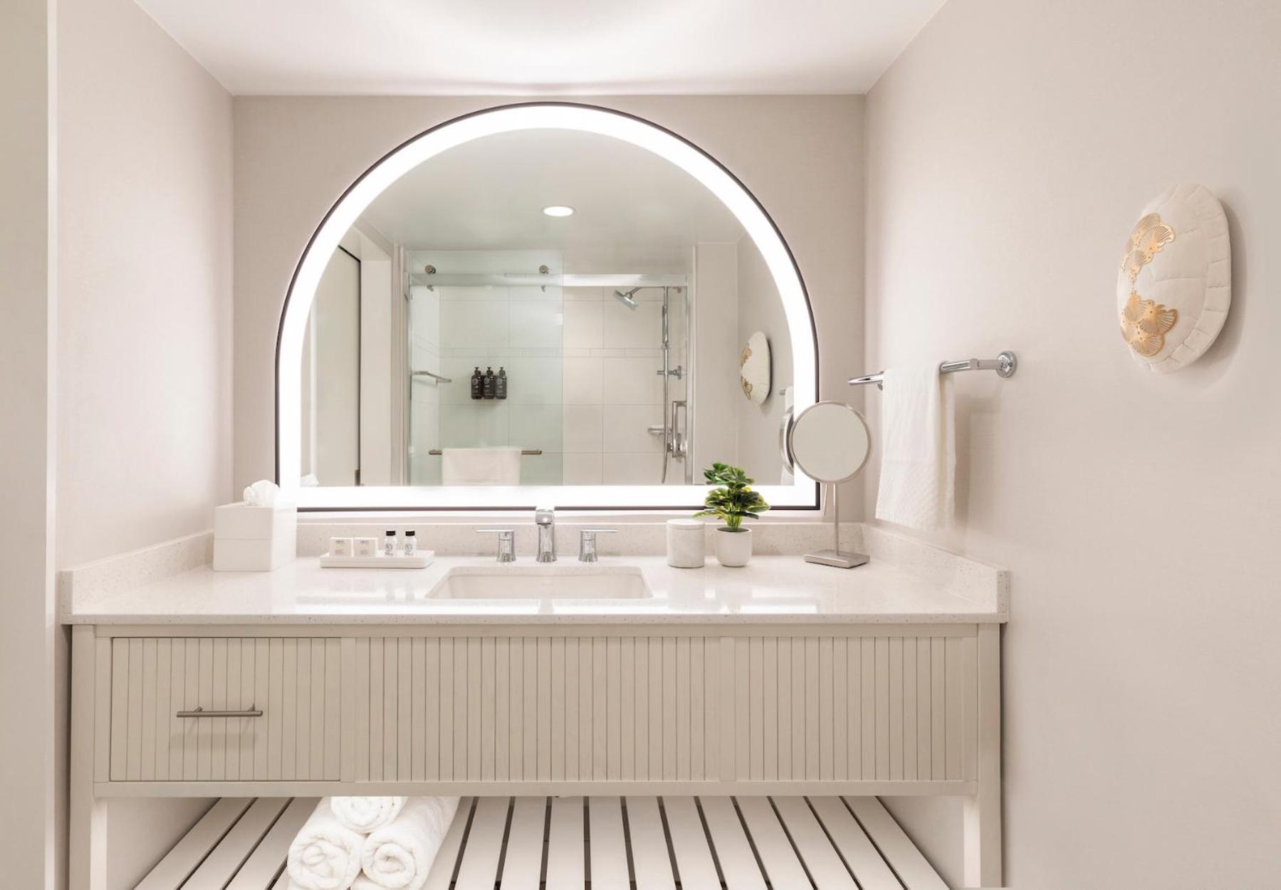 The Singer Oceanfront Resort, Curio Collection By Hilton Riviera Beach Buitenkant foto