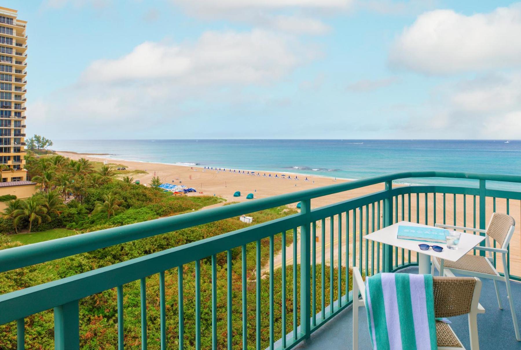 The Singer Oceanfront Resort, Curio Collection By Hilton Riviera Beach Buitenkant foto