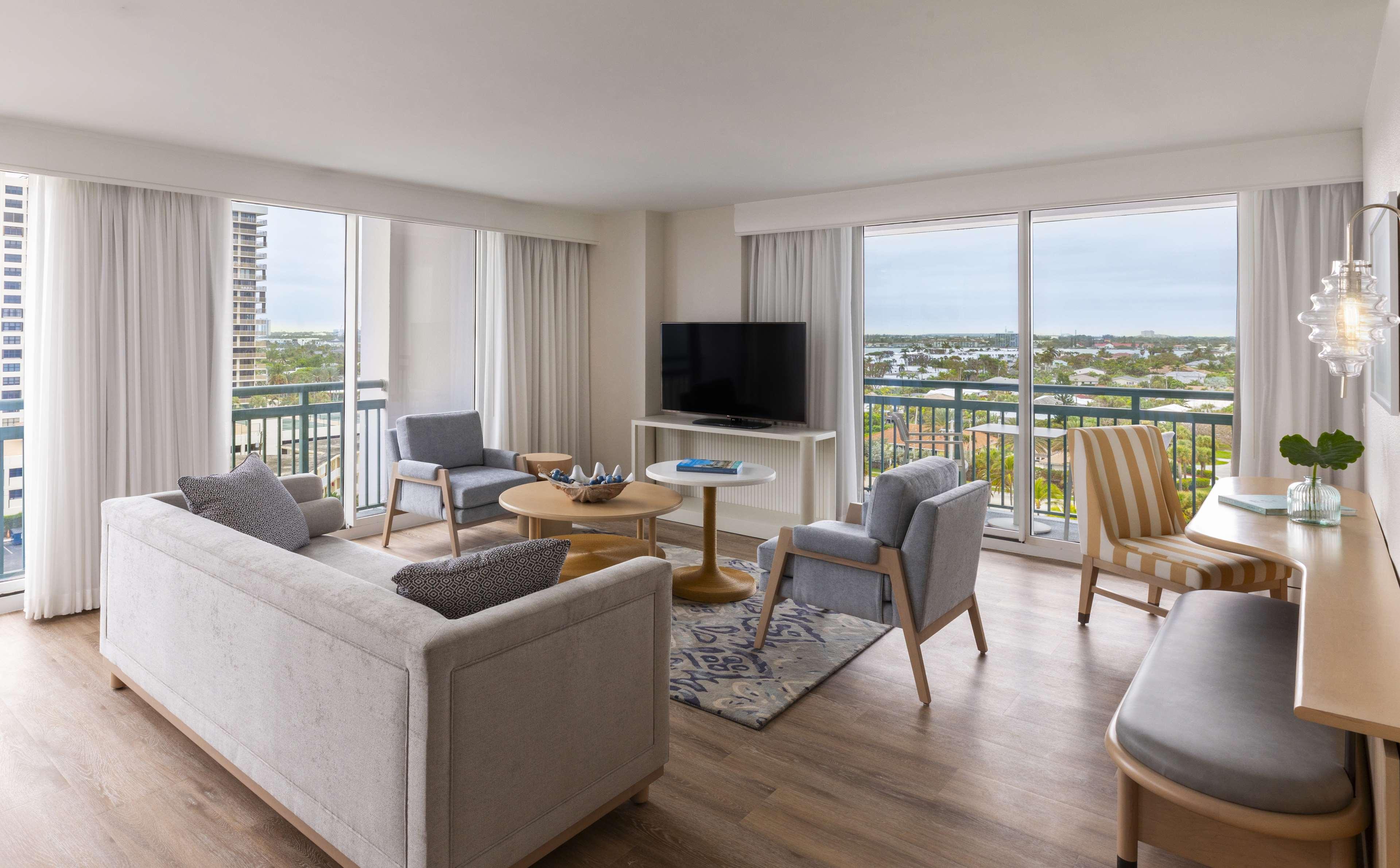 The Singer Oceanfront Resort, Curio Collection By Hilton Riviera Beach Buitenkant foto