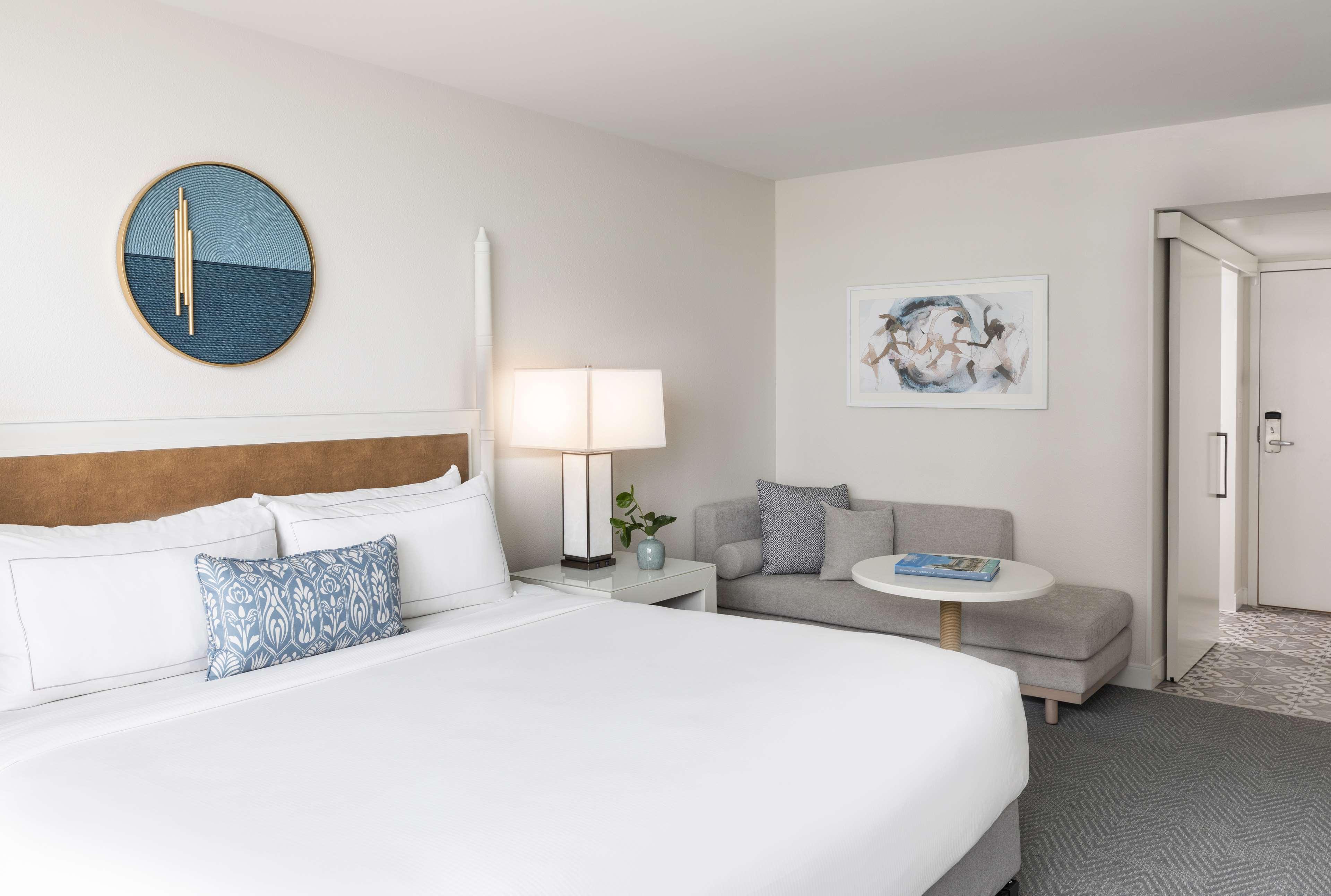 The Singer Oceanfront Resort, Curio Collection By Hilton Riviera Beach Buitenkant foto