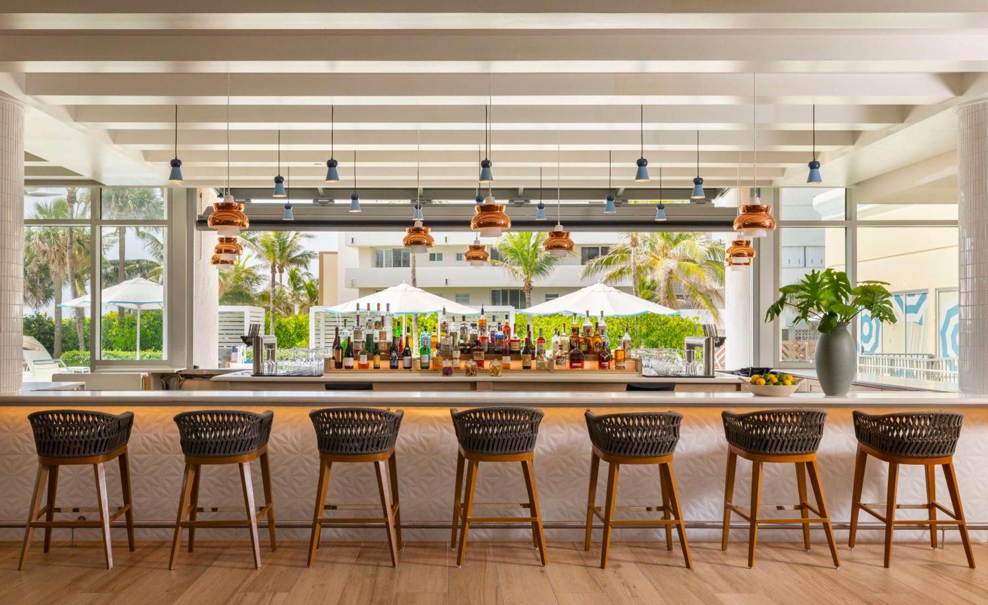 The Singer Oceanfront Resort, Curio Collection By Hilton Riviera Beach Buitenkant foto