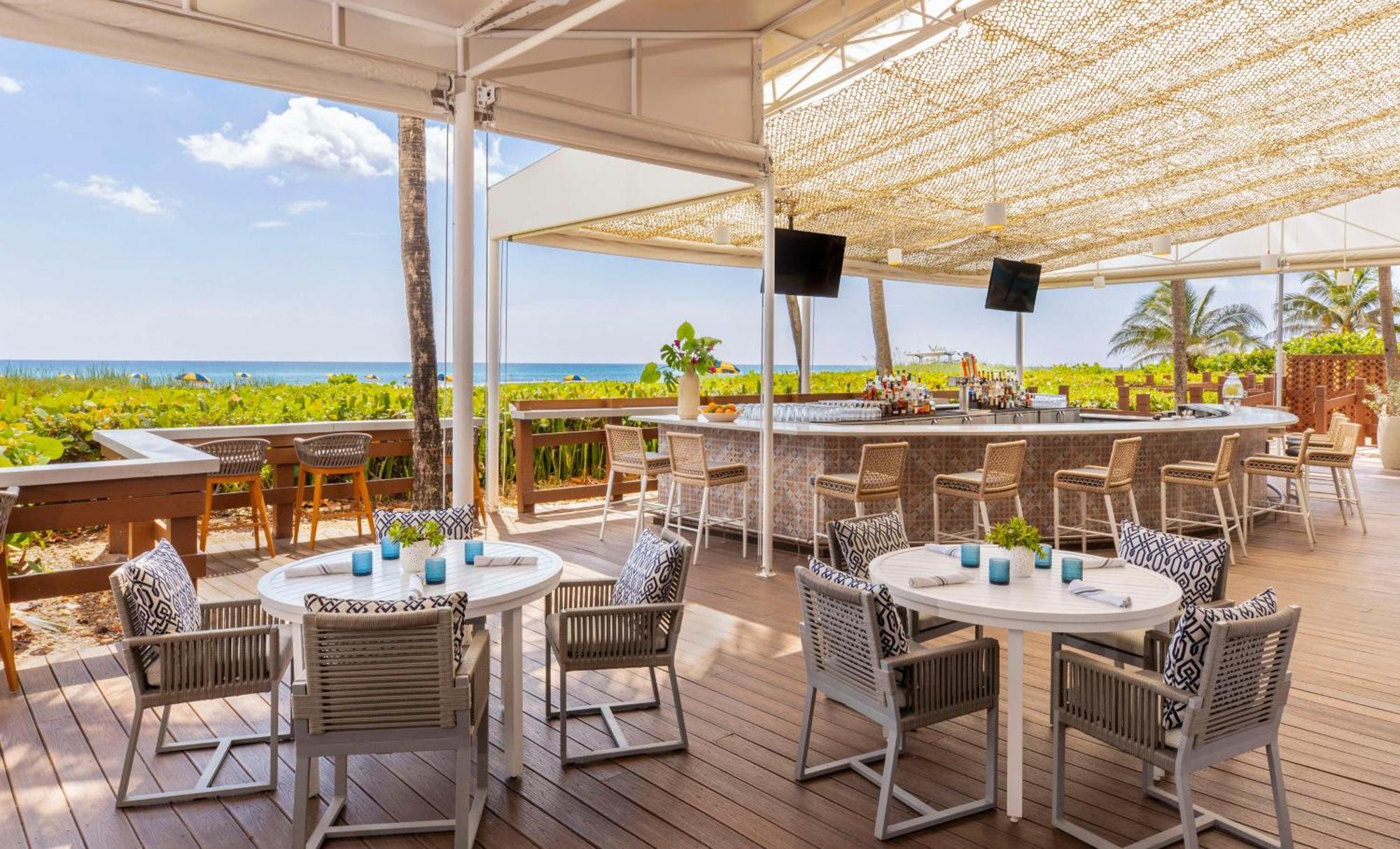 The Singer Oceanfront Resort, Curio Collection By Hilton Riviera Beach Buitenkant foto