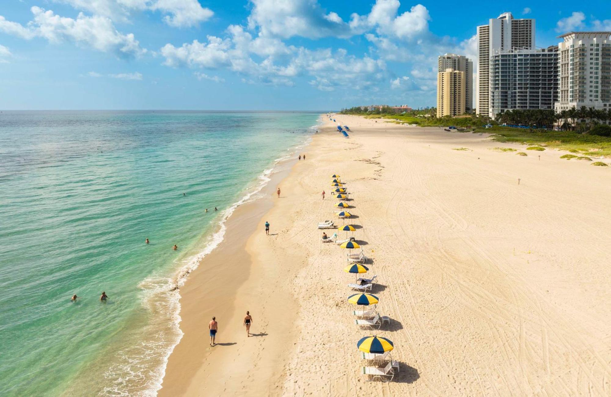 The Singer Oceanfront Resort, Curio Collection By Hilton Riviera Beach Buitenkant foto