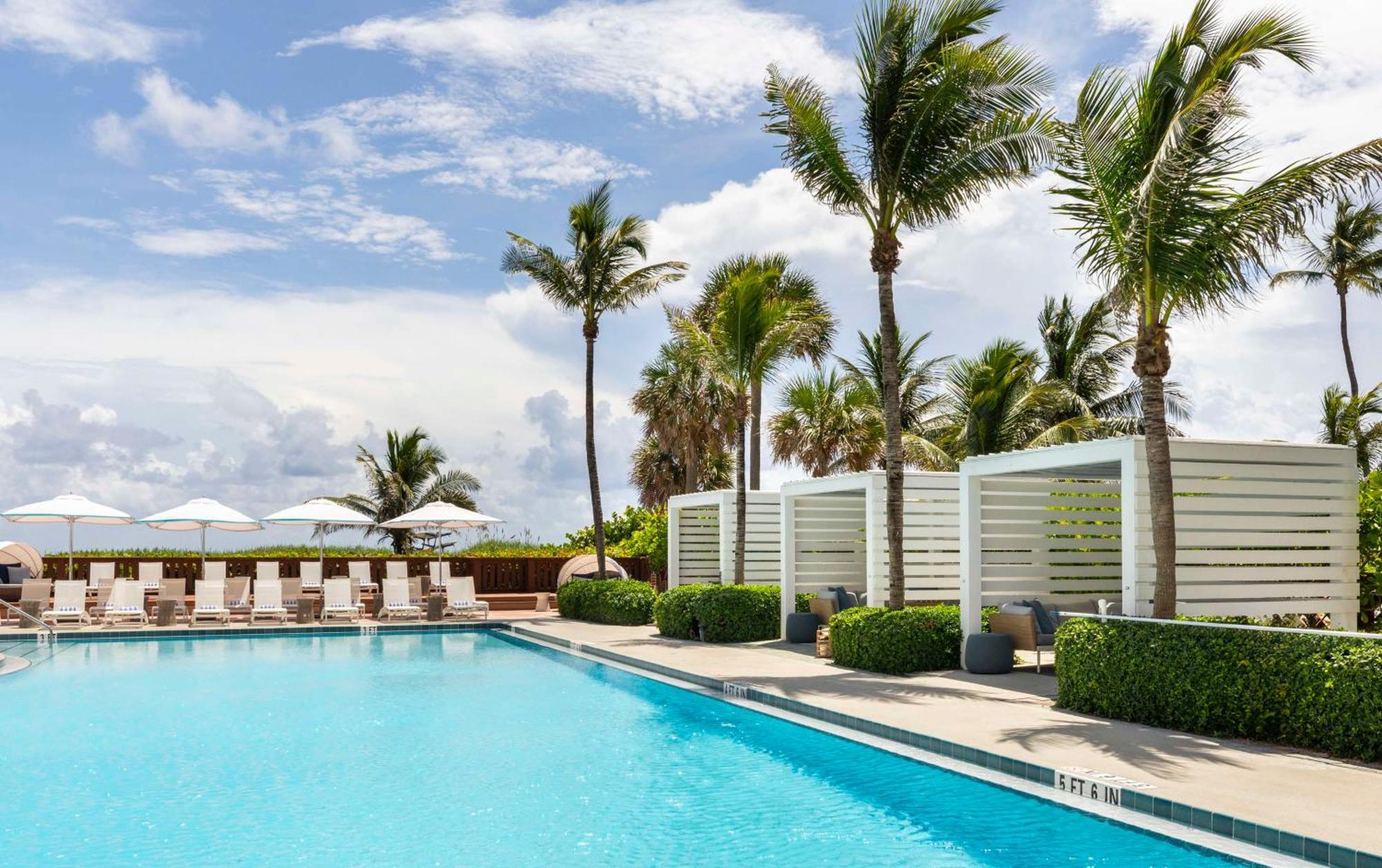 The Singer Oceanfront Resort, Curio Collection By Hilton Riviera Beach Buitenkant foto