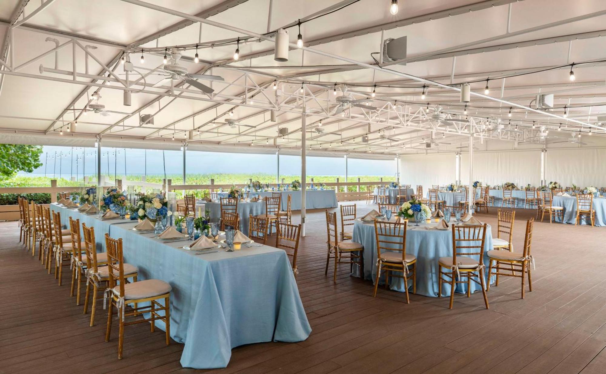 The Singer Oceanfront Resort, Curio Collection By Hilton Riviera Beach Buitenkant foto