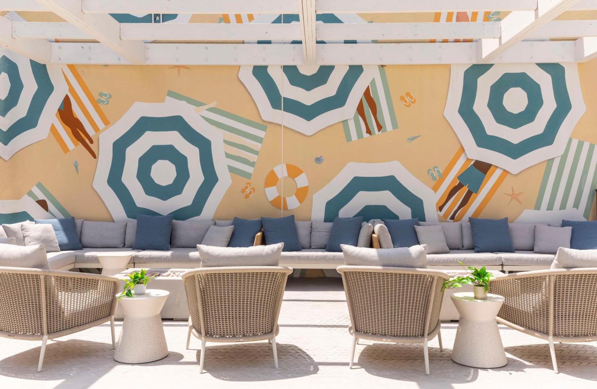 The Singer Oceanfront Resort, Curio Collection By Hilton Riviera Beach Buitenkant foto