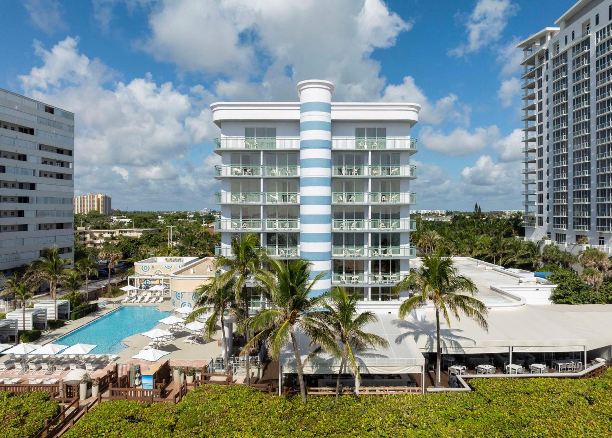 The Singer Oceanfront Resort, Curio Collection By Hilton Riviera Beach Buitenkant foto